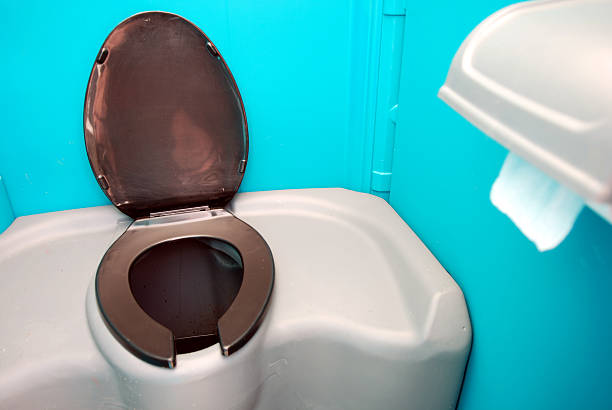 Porta potty delivery and setup in Cedar Bluff, VA